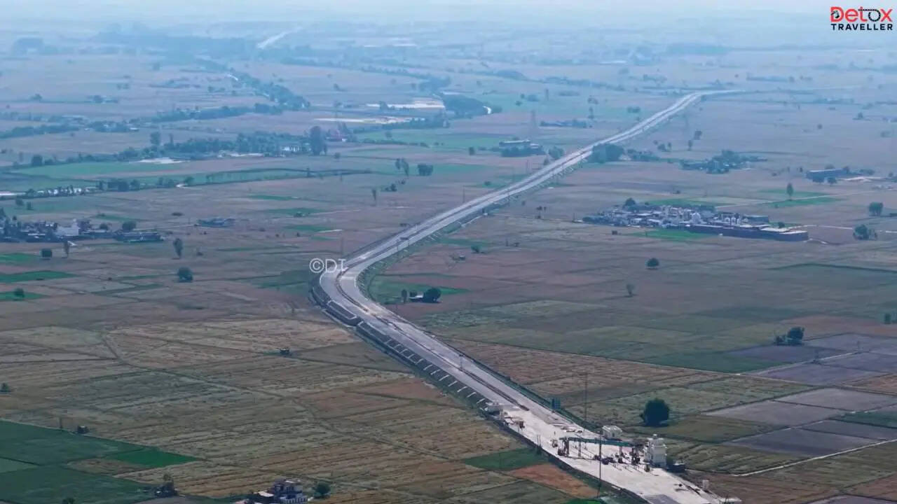 टोल प्लाजा भी बनकर तैयार