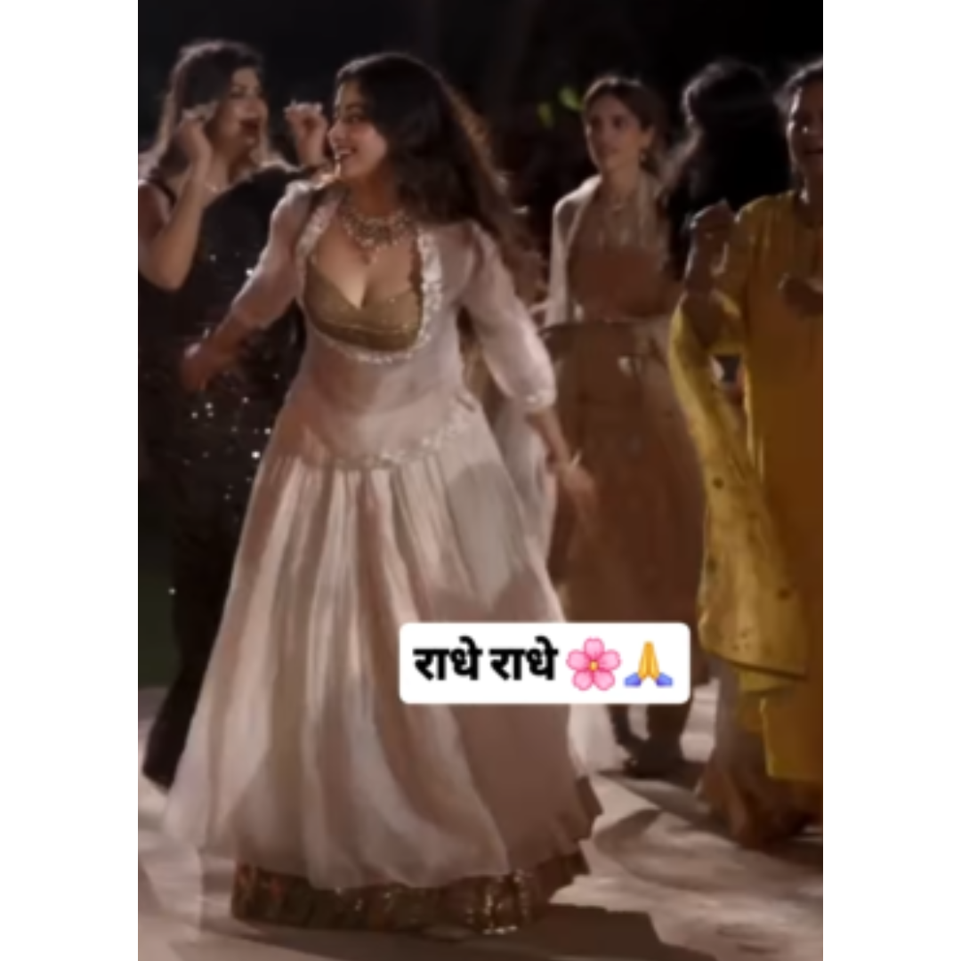 जान्हवी कपूर भी हुई शामिल
