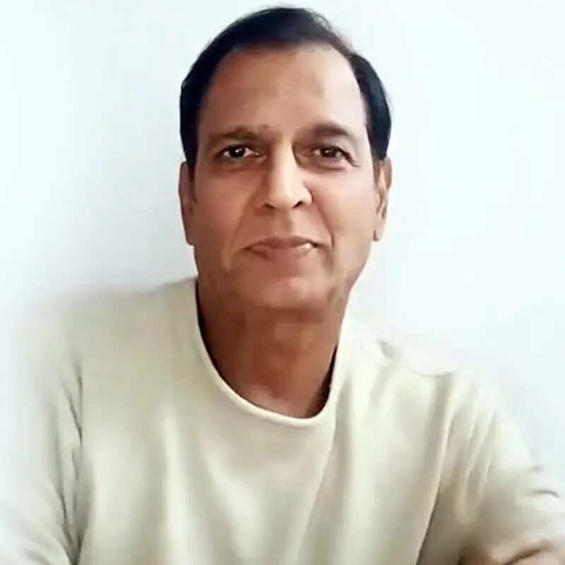 सोशल मीडिया पर एक्टिव रहते हैं सुनील लहरी