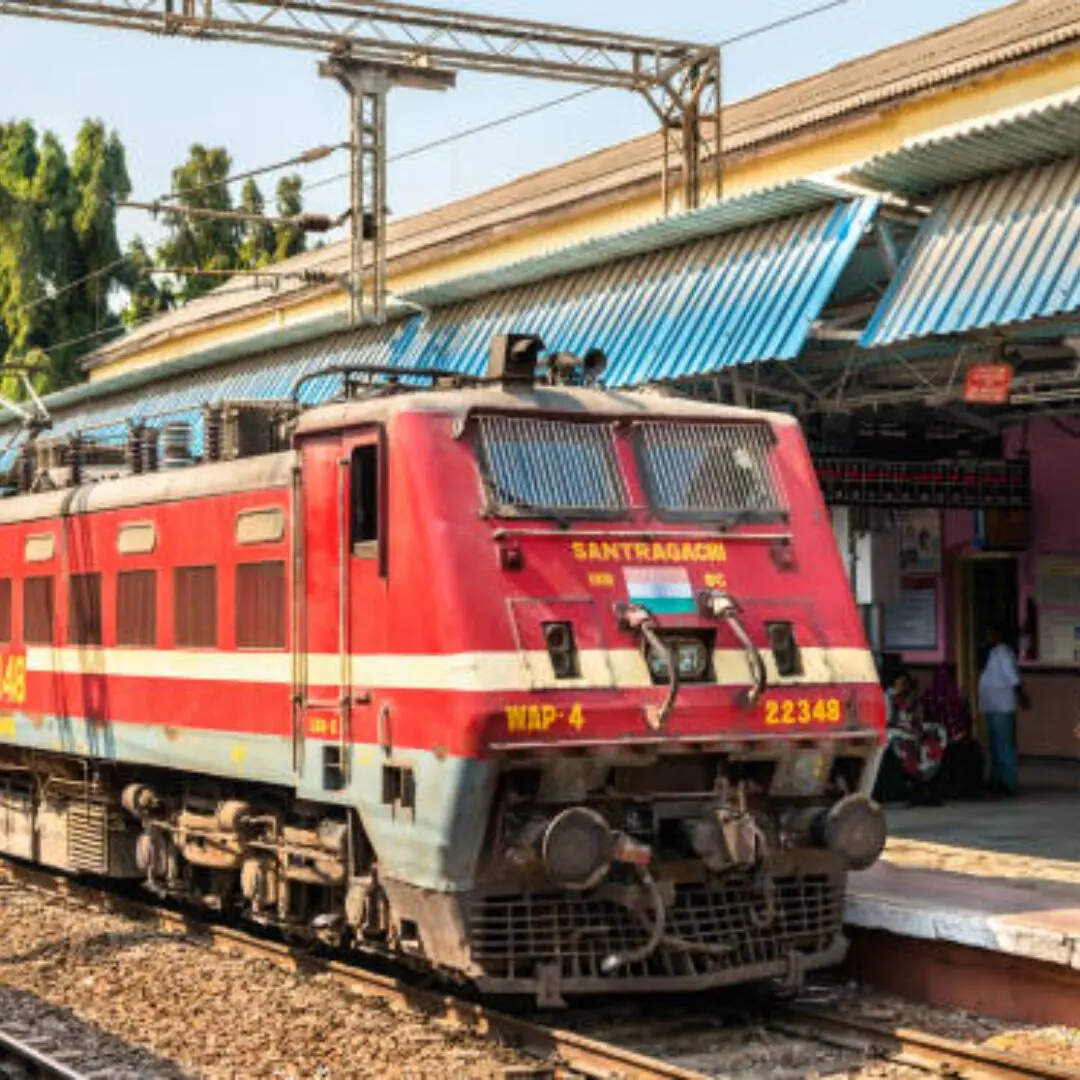 ब्रॉड गेज लाइन से जुड़ा है