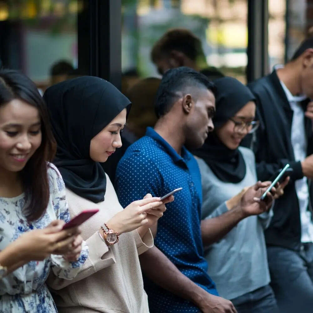 Cell Phone: नेटवर्क तकनीक से जुड़ा नाम
