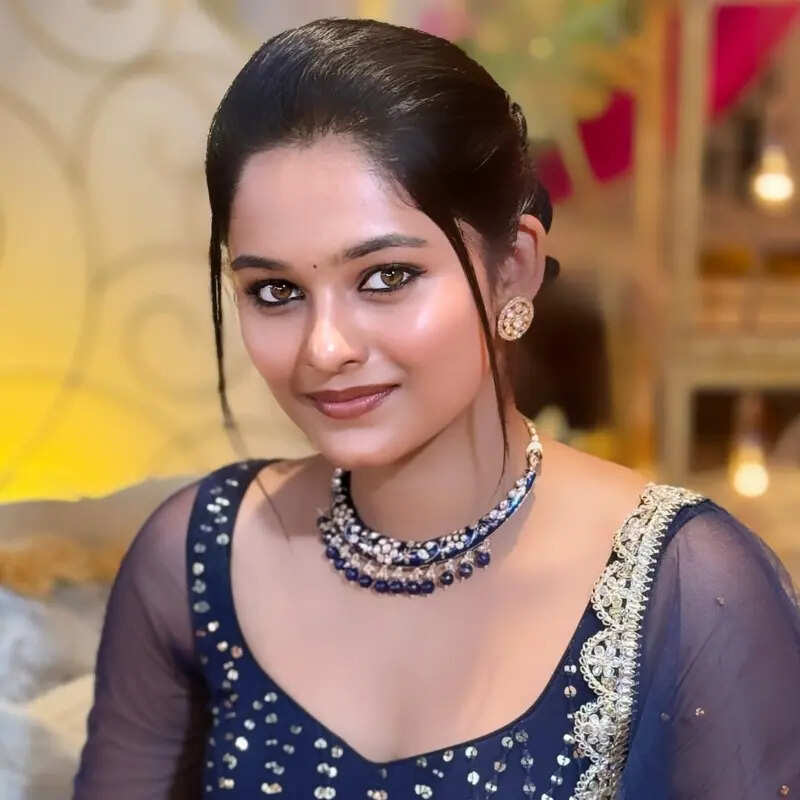कियारा  Sharon Varma