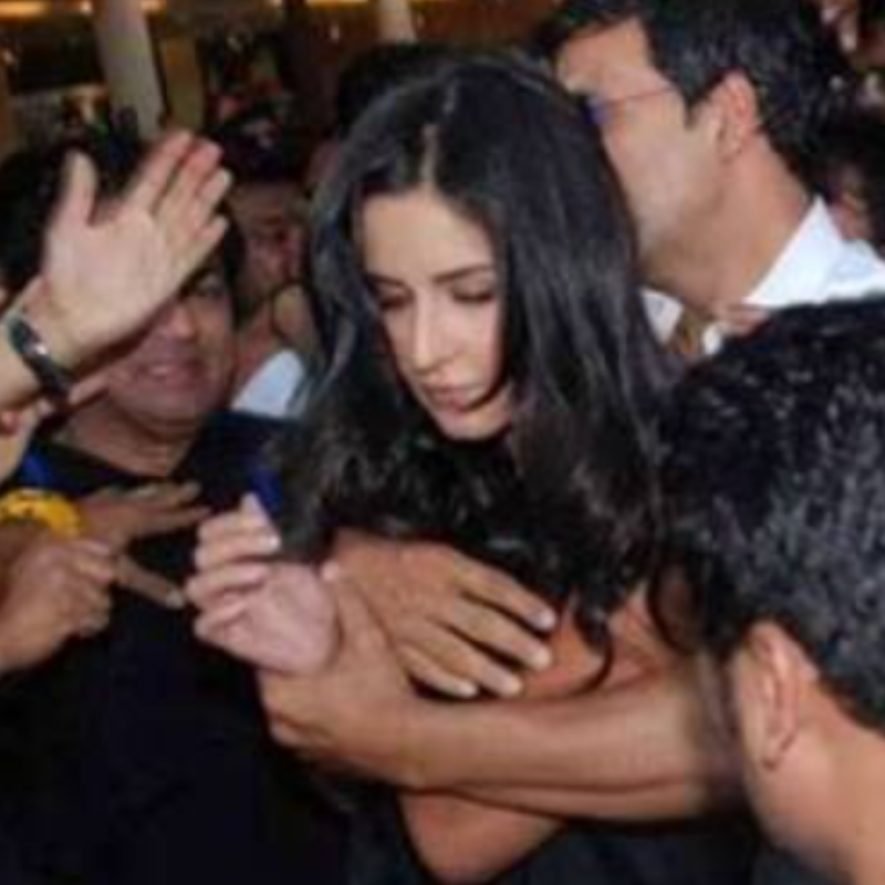 Katrina Kaif के साथ तो हो गई थी धक्का-मुक्की