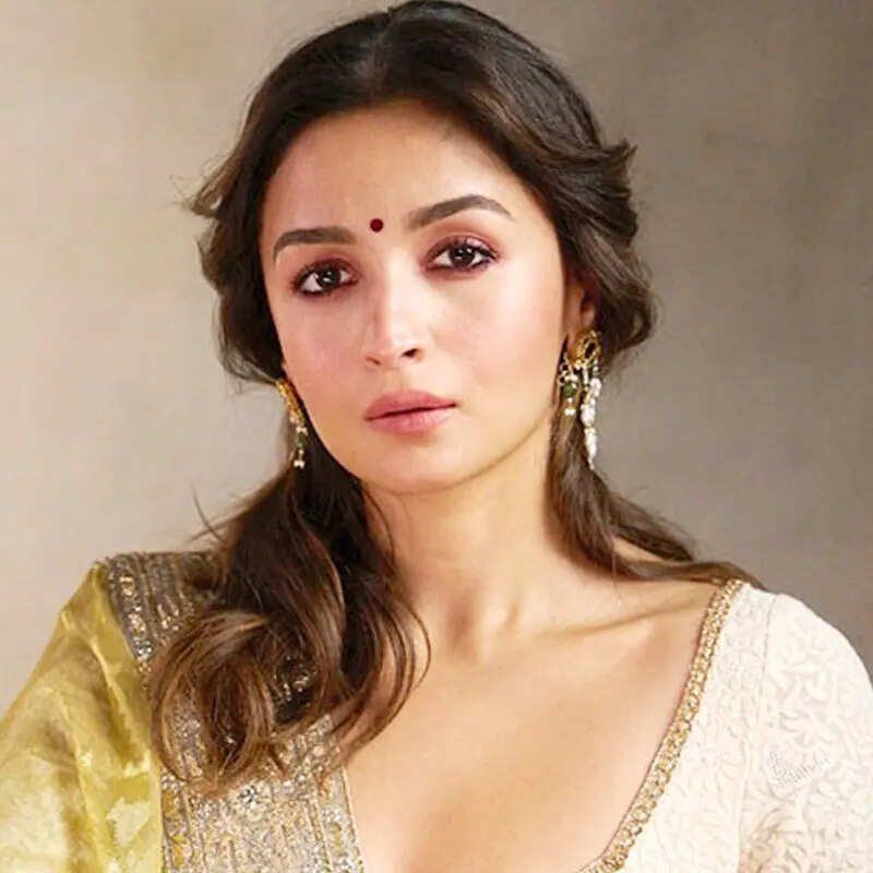 आलिया भट्ट (Alia Bhatt)