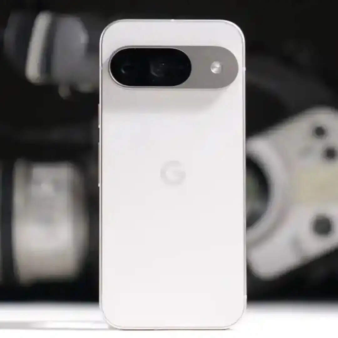 <strong>Google Pixel 10 में OLED डिस्प्ले</strong>