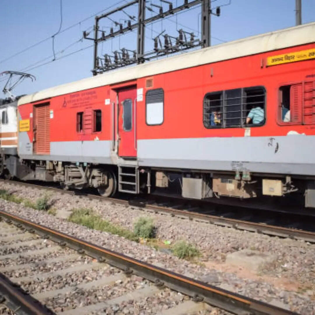 why general coach at end of the train not in the middle train general ...