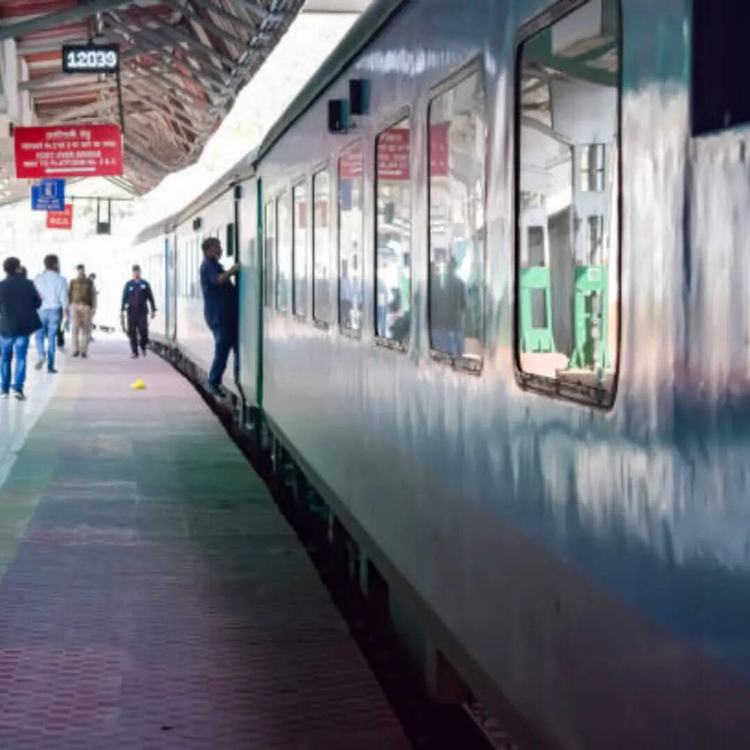 why general coach at end of the train not in the middle train general ...