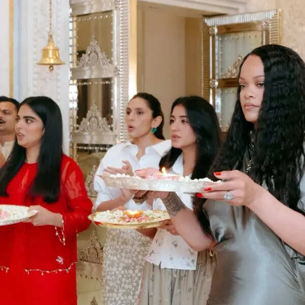रिहाना ने की पूजा