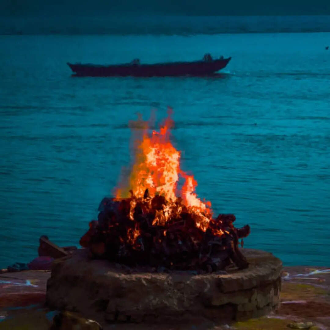 लोगों द्वारा बनाई गई अजीबोगरीब परंपराएं