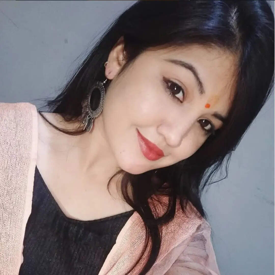 हाथ मिलाने की कोशिश में हुआ ऐसा