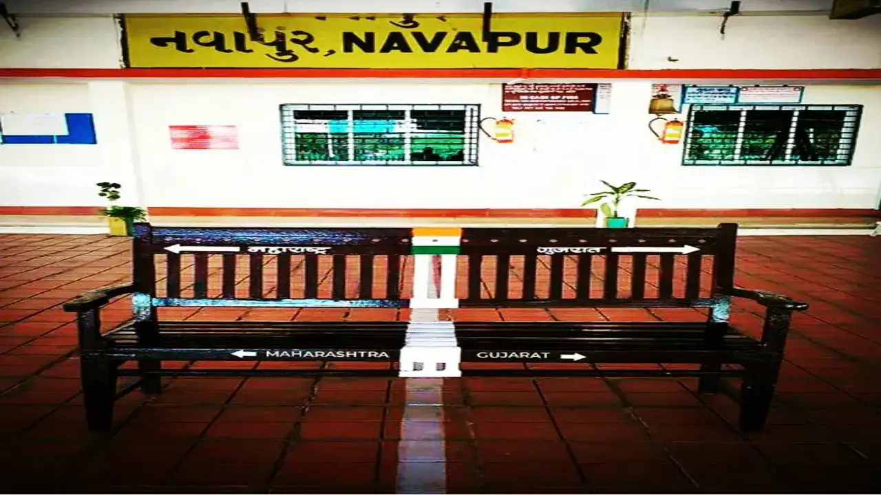 ​नवापुर (गुजरात/महाराष्ट्र)​