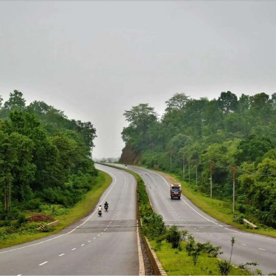 किस प्रधानमंत्री ने कहा था मिनी स्विट्जरलैंड