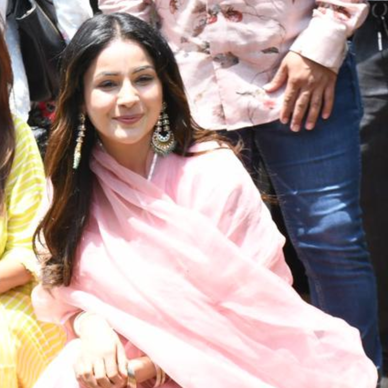 खूबसूरत लगीं शहनाज गिल