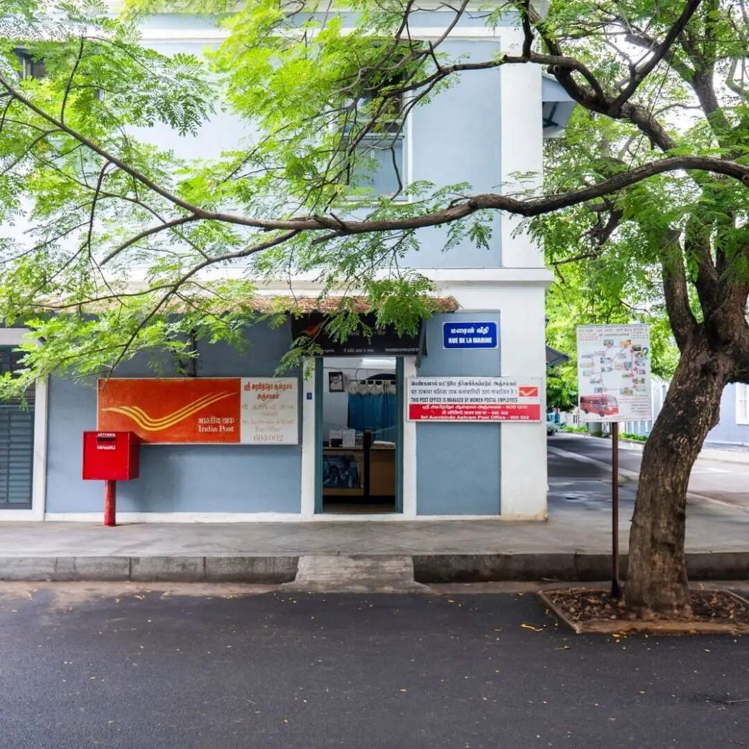 यह ध्यान रखना जरूरी है कि फॉर्म 121 भरना सभी के लिए अनिवार्य नहीं है। यह केवल उन करदाताओं के लिए है, जो टीडीएस से छूट चाहते हैं और जिनकी अनुमानित कुल आय पर टैक्स देनदारी शून्य है। साथ ही, यह फॉर्म हर वित्तीय वर्ष के लिए अलग-अलग जमा करना होगा।