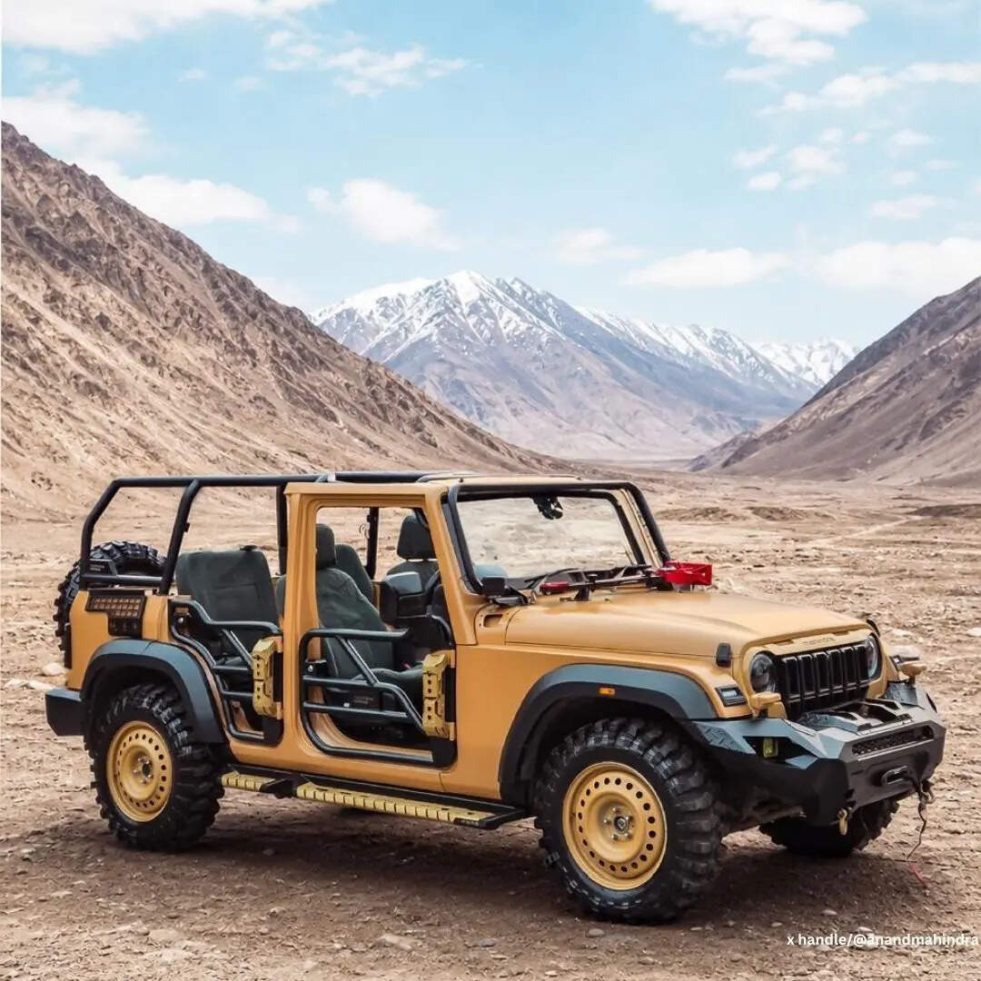 इस ATV के आधिकारिक स्पेसिफिकेशन्स अभी सामने नहीं आए हैं, लेकिन यह स्पष्ट है कि इसे Mahindra Thar Roxx के आधार पर तैयार किया गया है। हालांकि, इसे सैन्य उपयोग के लिए पूरी तरह से मॉडिफाई किया गया है और इसमें केवल बाहरी बदलाव ही नहीं, बल्कि तकनीकी और स्ट्रक्चरल स्तर पर भी बड़े बदलाव किए गए हैं।