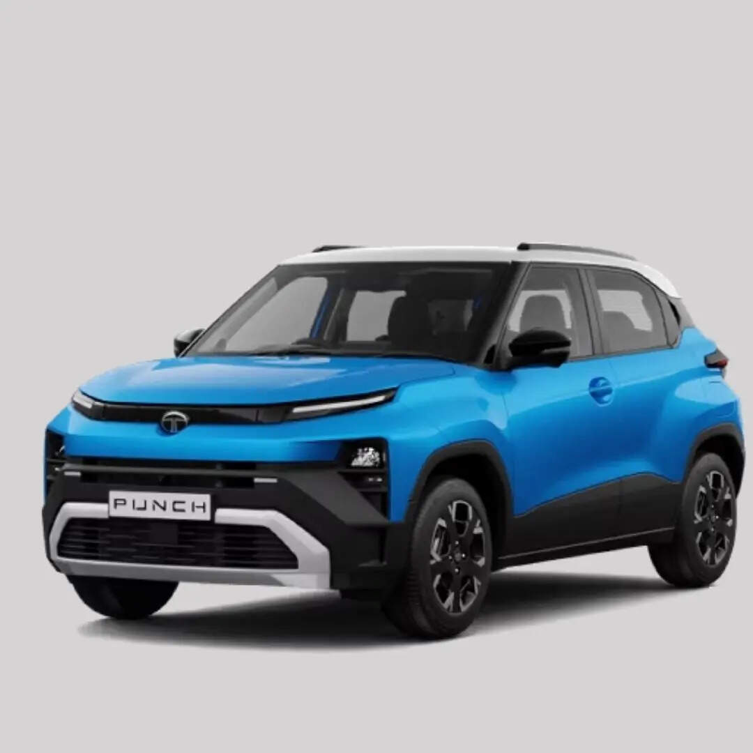 Tata Punch ने 67,468 यूनिट्स की बिक्री के साथ 6वें स्थान हासिल किया। यह एंट्री-लेवल SUV है, जो किफायती कीमत, मजबूत डिजाइन और अच्छे माइलेज के कारण युवाओं और छोटे परिवारों के बीच लोकप्रिय है।