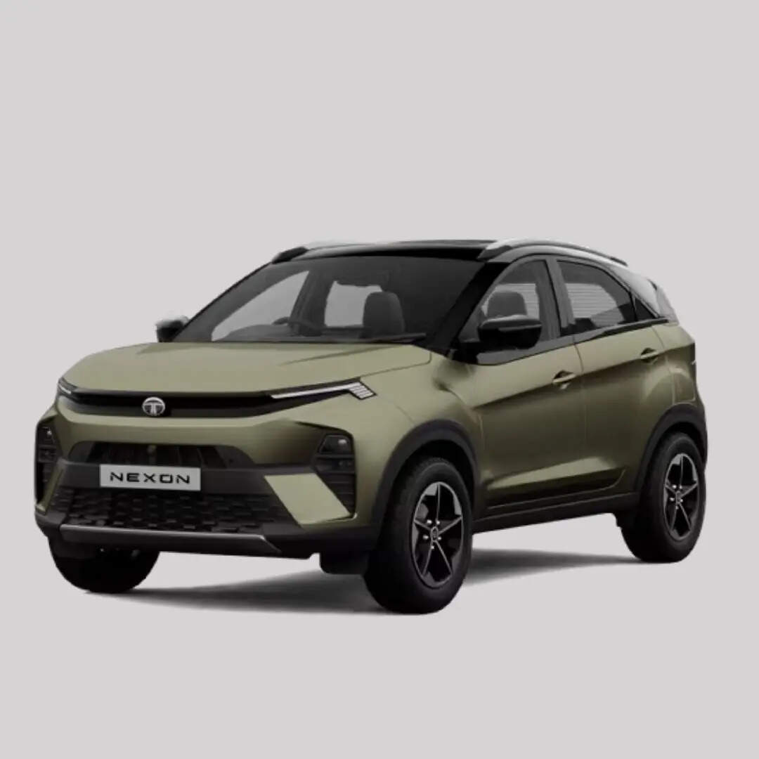 69,168 यूनिट्स की बिक्री के साथ Maruti Brezza के बाद Tata Nexon का स्थान रहा। यह SUV अपनी मजबूत बिल्ड क्वालिटी और सेफ्टी फीचर्स के लिए जानी जाती है। CNG वर्जन आने के बाद इसकी लोकप्रियता और बढ़ी है, खासकर उन ग्राहकों में जो सेफ्टी और स्टाइल दोनों चाहते हैं।