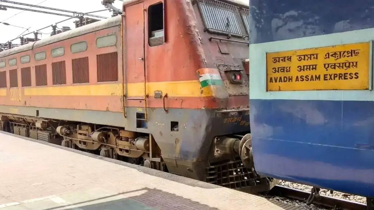​अवध असम एक्सप्रेस तय करती है 3100 किलोमीटर की दूरी​