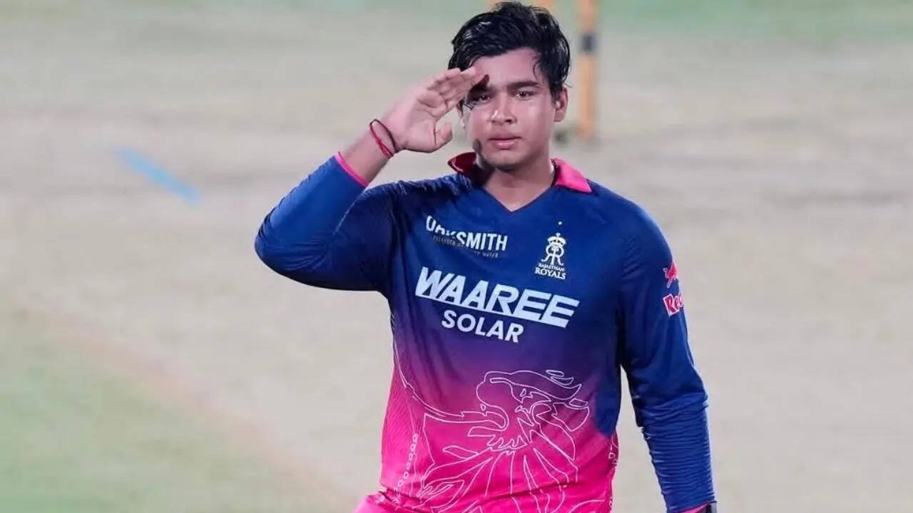 36 रन बनाकर हुए आउट