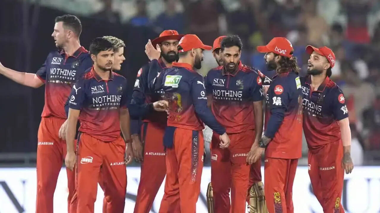 भुवनेश्वर कुमार ने झटके 4 विकेट