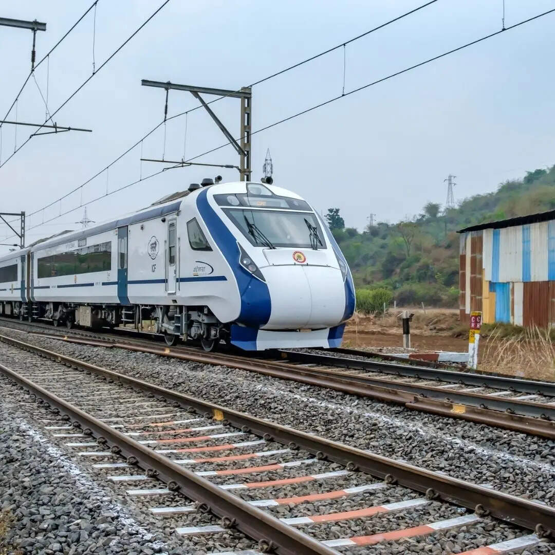 ​तेजी से हुआ रेलवे ट्रैक का विद्युतीकरण​
