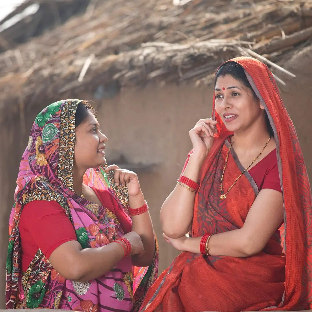 यूपी की तीन प्रमुख भाषाएं कौन सी है?