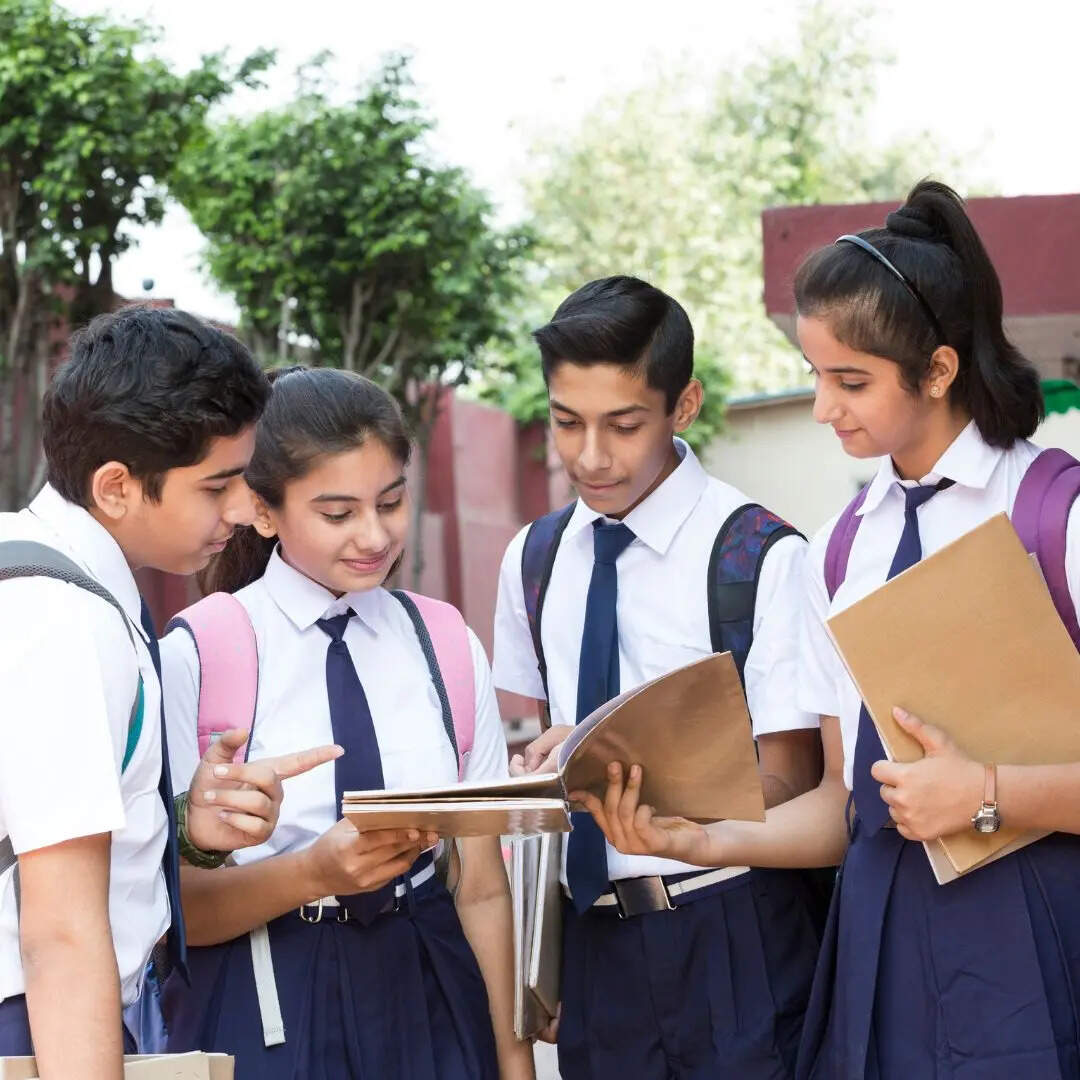 यूपी की आधिकारिक भाषा कौन सी है?