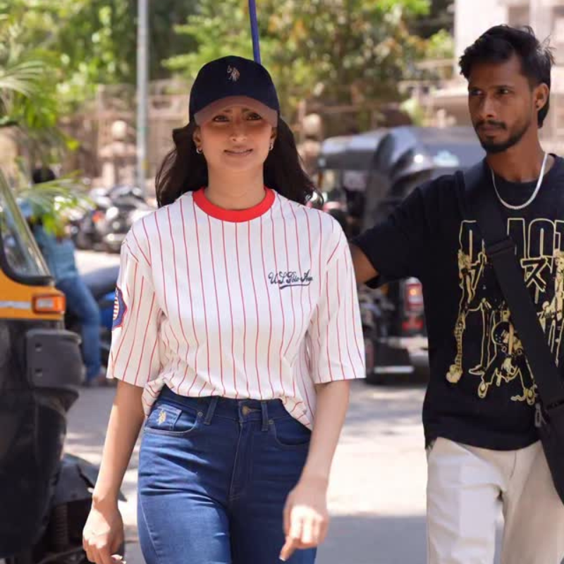 जींस-टॉप में नजर आईं पलक तिवारी