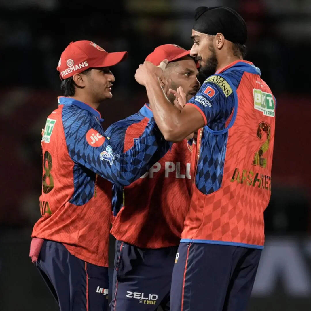 अच्छी शुरुआत के बाद लड़खड़ाई