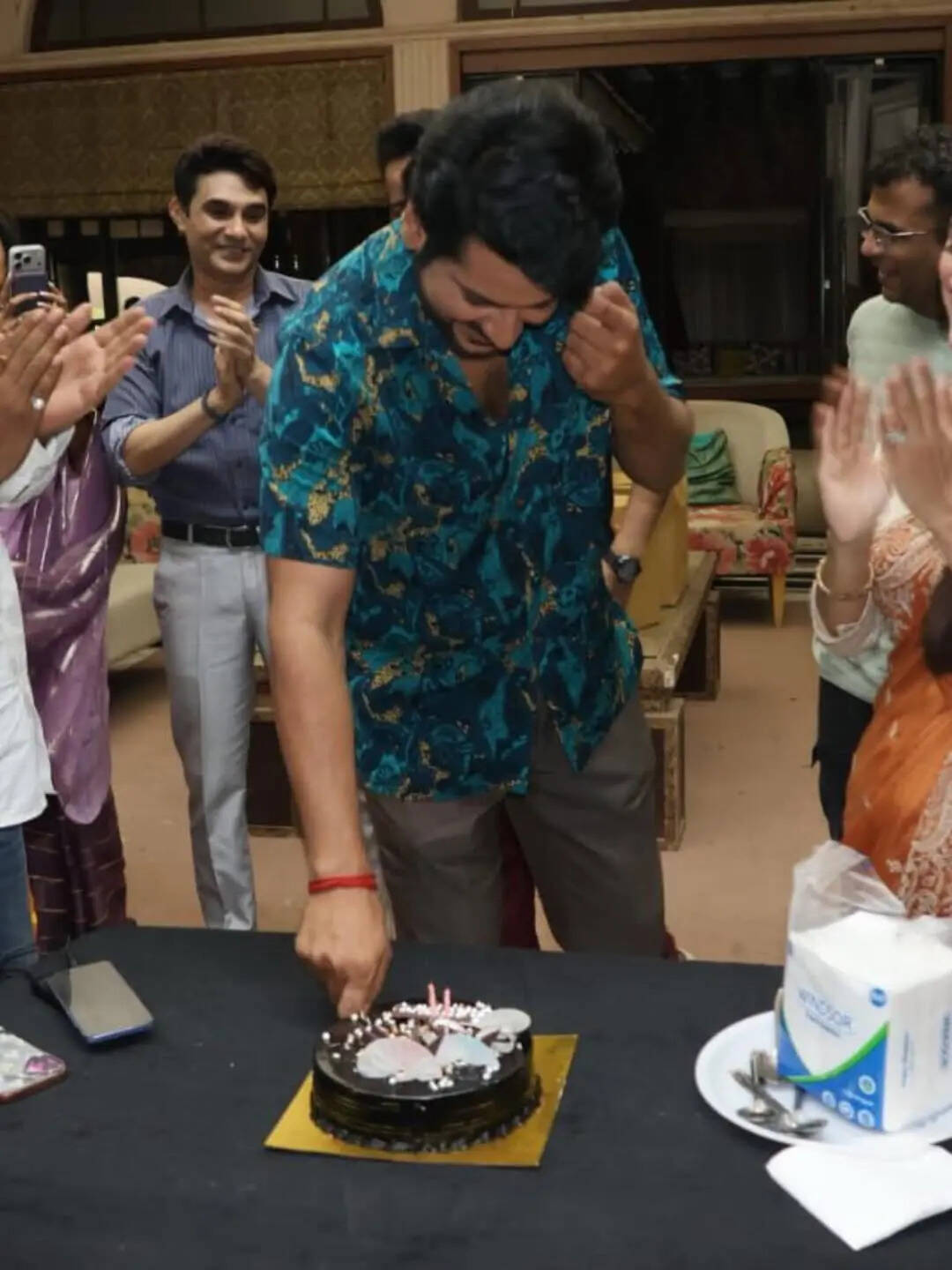 सोशल मीडिया पर वायरल हुईं अनुपमा के सेट की फोटोज