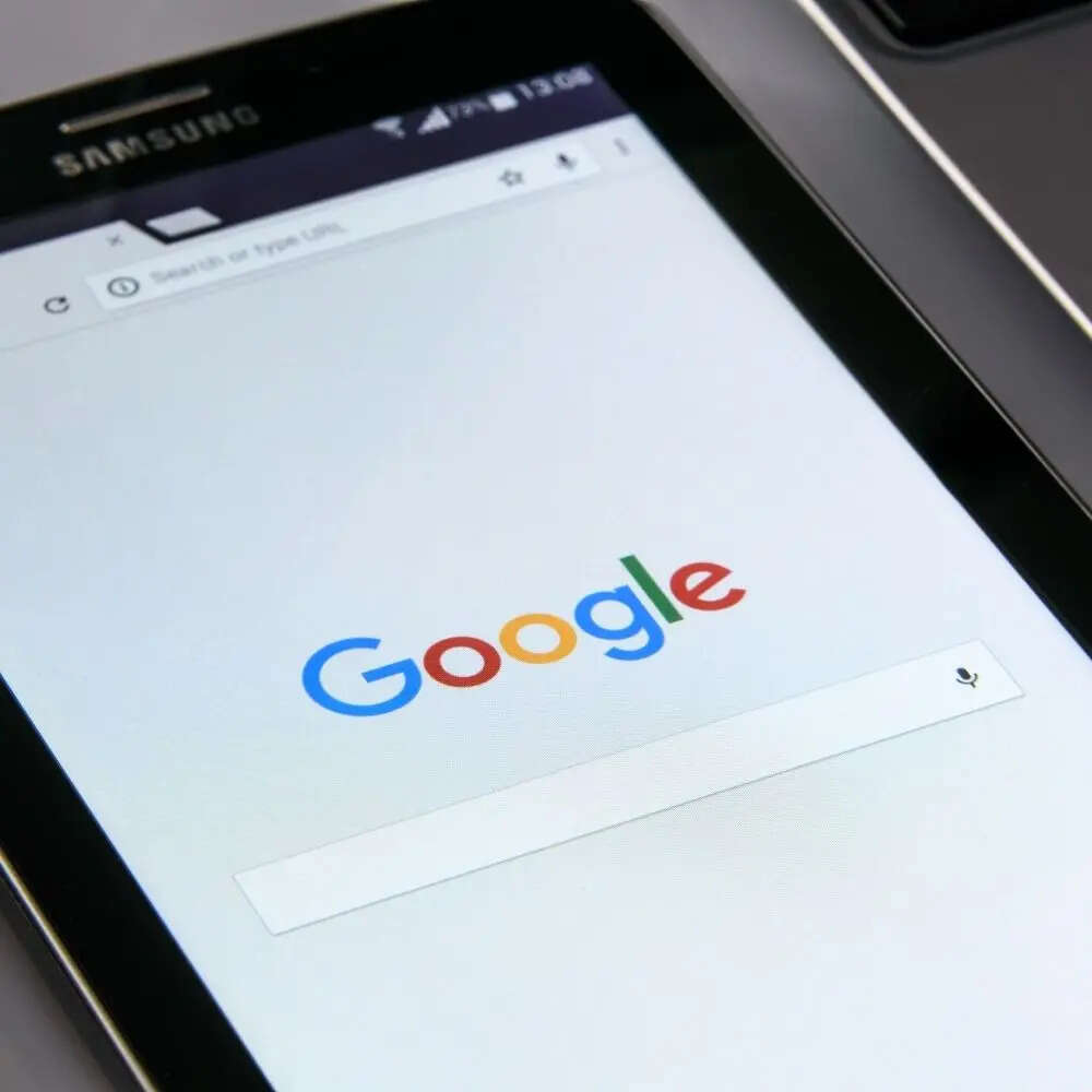 Google और Apple अकाउंट जरूर हटाएं