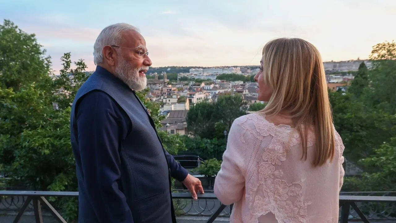 पांच देशों की यात्रा पर मोदी