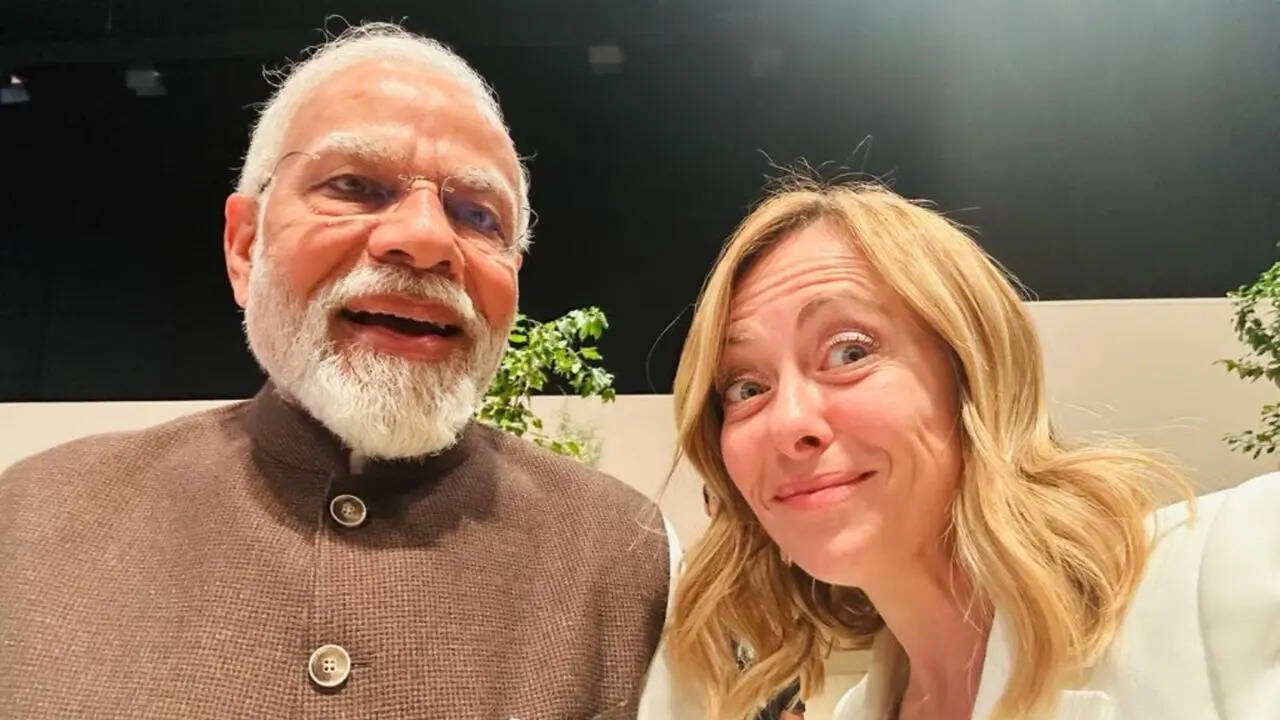 पीएम स्वामिनी शुद्धानंद गिरि से भी मिले