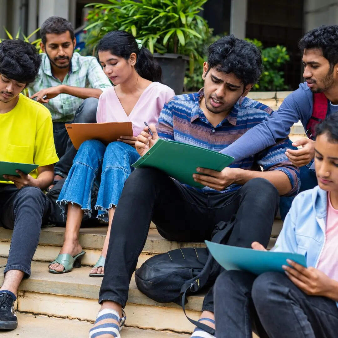 BHU में PG कोर्स में एडमिशन कैसे मिलता है?
