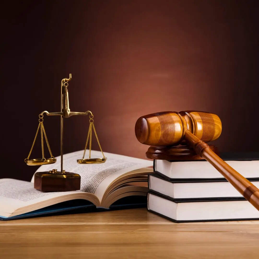 न्यायिक सेवाएं और सरकारी विधि अधिकारी (Judicial Services & PSUs)​