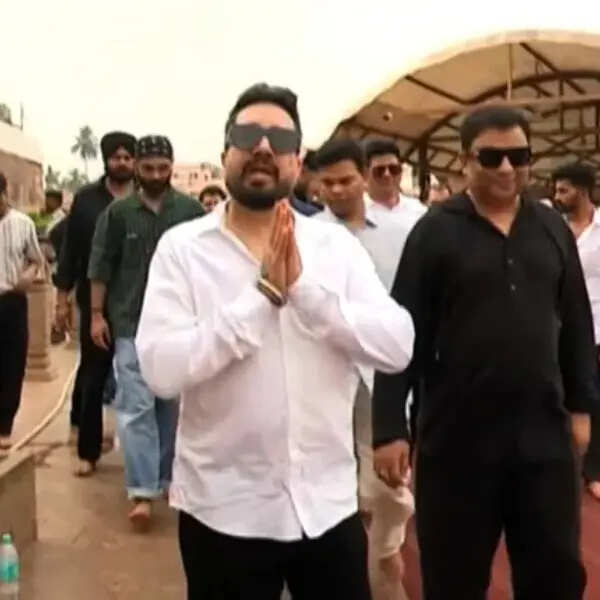 पुरी श्रीमंदिर पहुंचे मीका सिंह