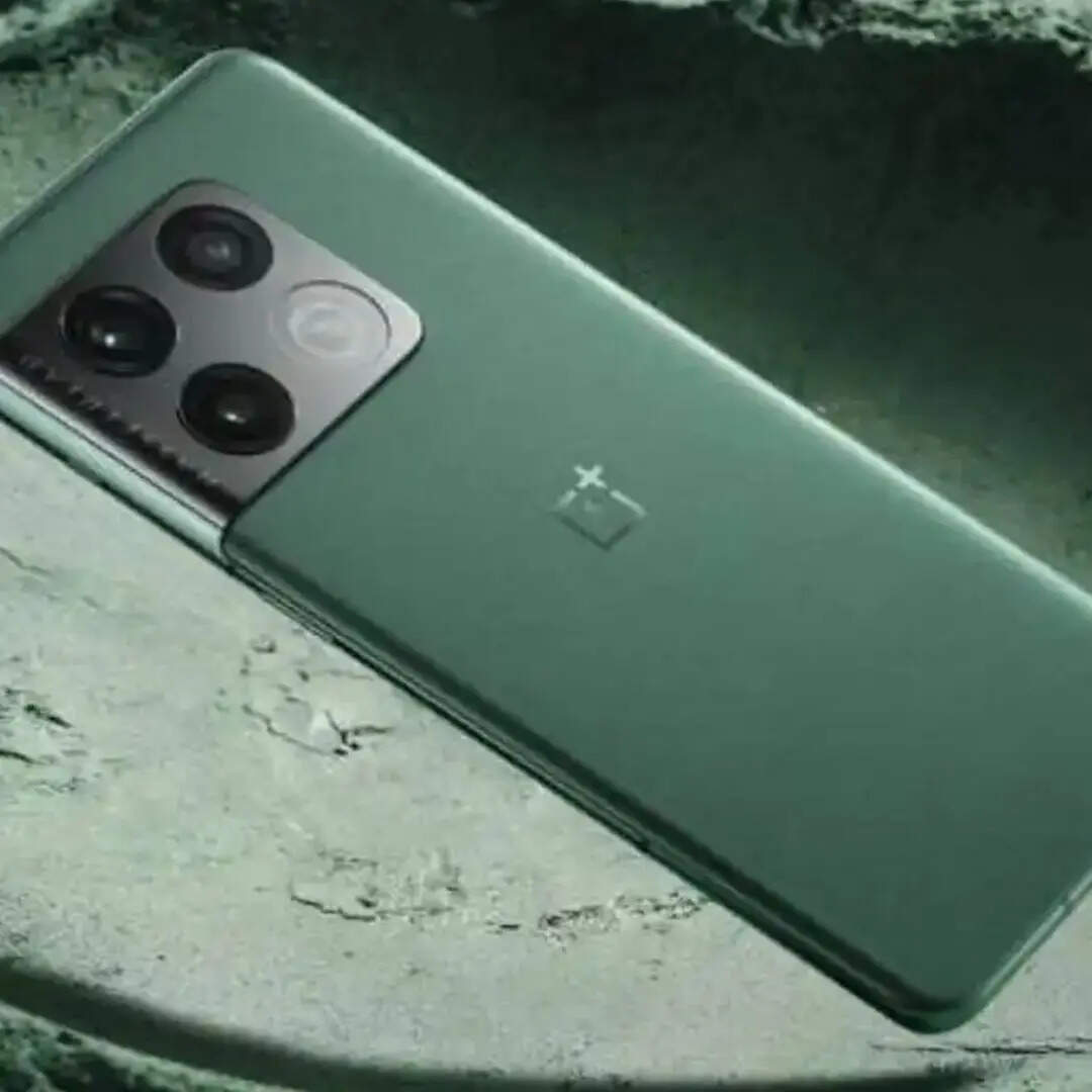 OnePlus 10 Pro 5G को अब आप MRP से करीब 29 हजार रुपये सस्ता खरीद सकते हैं। फ्लैट डिस्काउंट ऑफर के बाद भी आपके पास इसे और सस्ती कीमत में खरीदने का मौका है। Flipkart Axis Bank कार्ड के साथ आपको 2429 रुपये का इंस्टेंट डिस्काउंट मिलेगा। इस ऑफर के साथ आपको कुल छूट करीब 31 रुपये की मिल जाएगी। मतलब आप इस स्मार्टफोन सिर्फ 36,637 रुपये में खरीद सकते हैं।