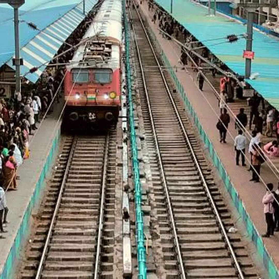 इस रेलवे स्टेशन का नाम नहीं पढ़ पाएंगे आप
