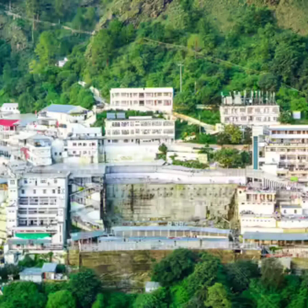 ​वैष्णो देवी मंदिर (जम्मू-कश्मीर)​