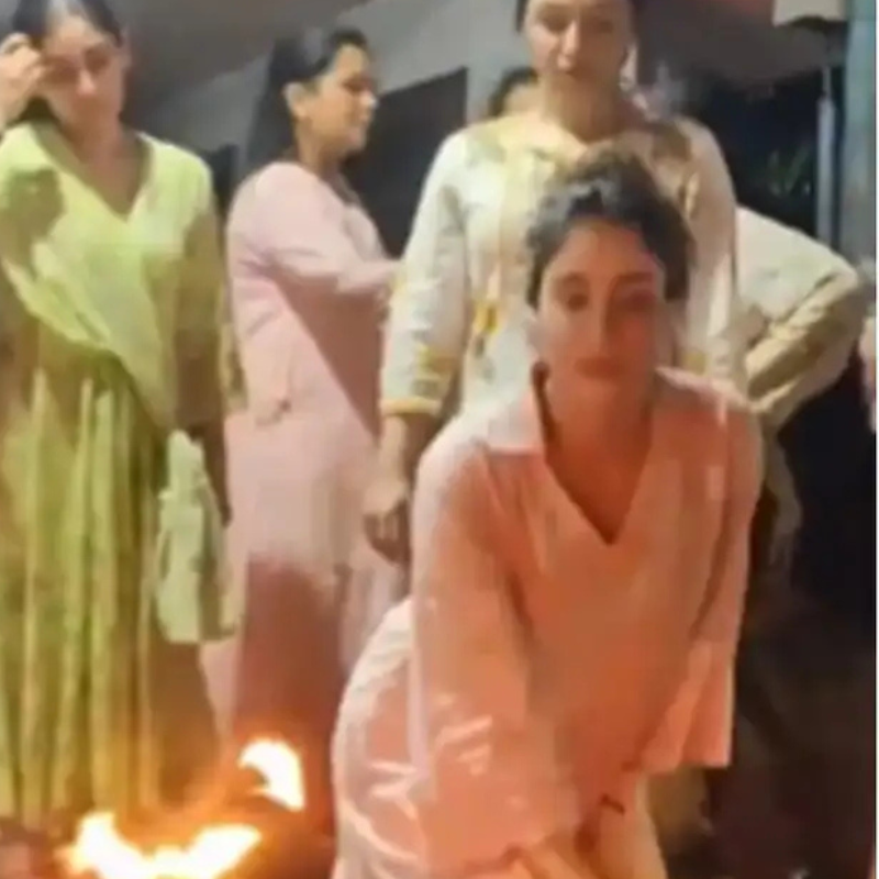 ​तिरुपति मंदिर मंदिर पहुंचीं जाह्नवी कपूर