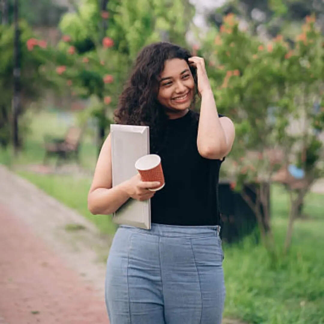 कौन से कोर्स संचालित किए जाते हैं