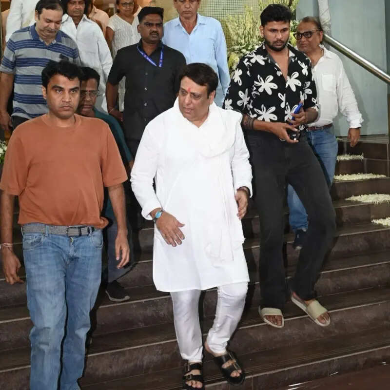 गोविंदा के चेहरे पर दिखी मायूसी