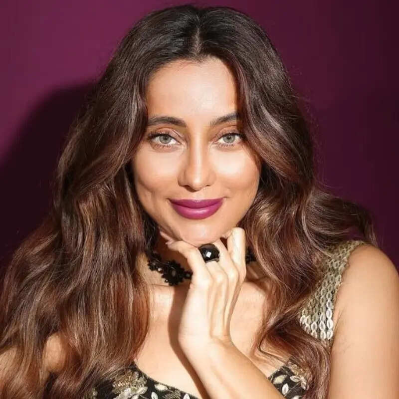 अनुषा दांडेकर (Anushka Dandekar)