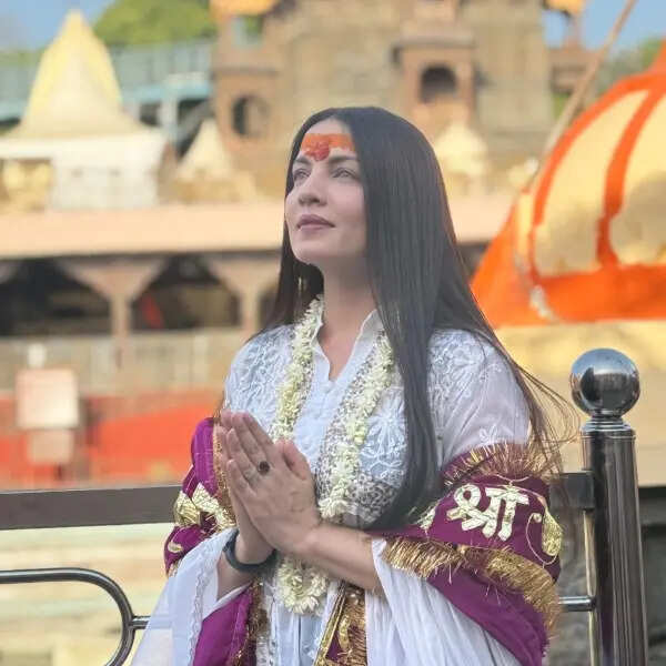 महाकाल के दरबार में पहुंचीं सेलिना जेटली