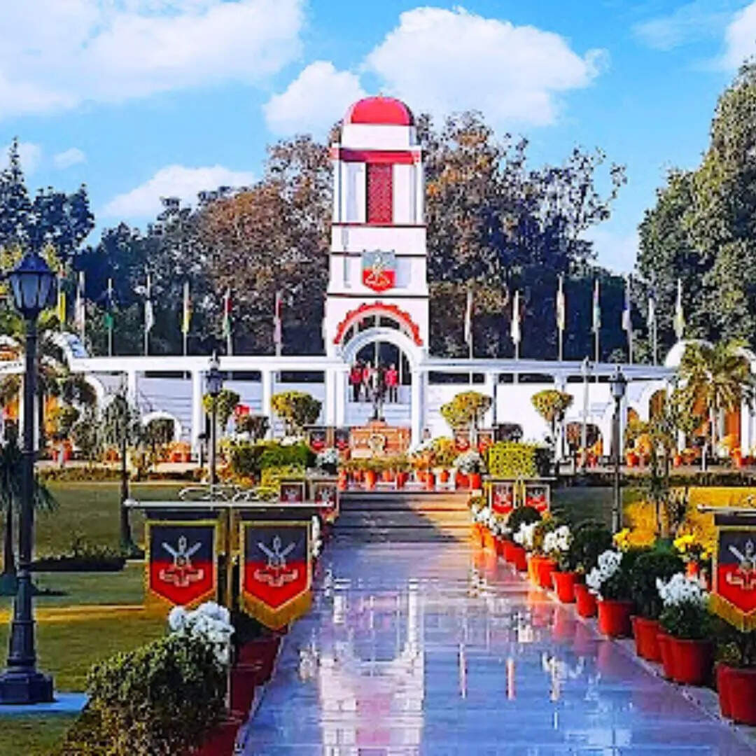 फ्रांस की राजधानी पेरिस से पूरा किया ये कोर्स