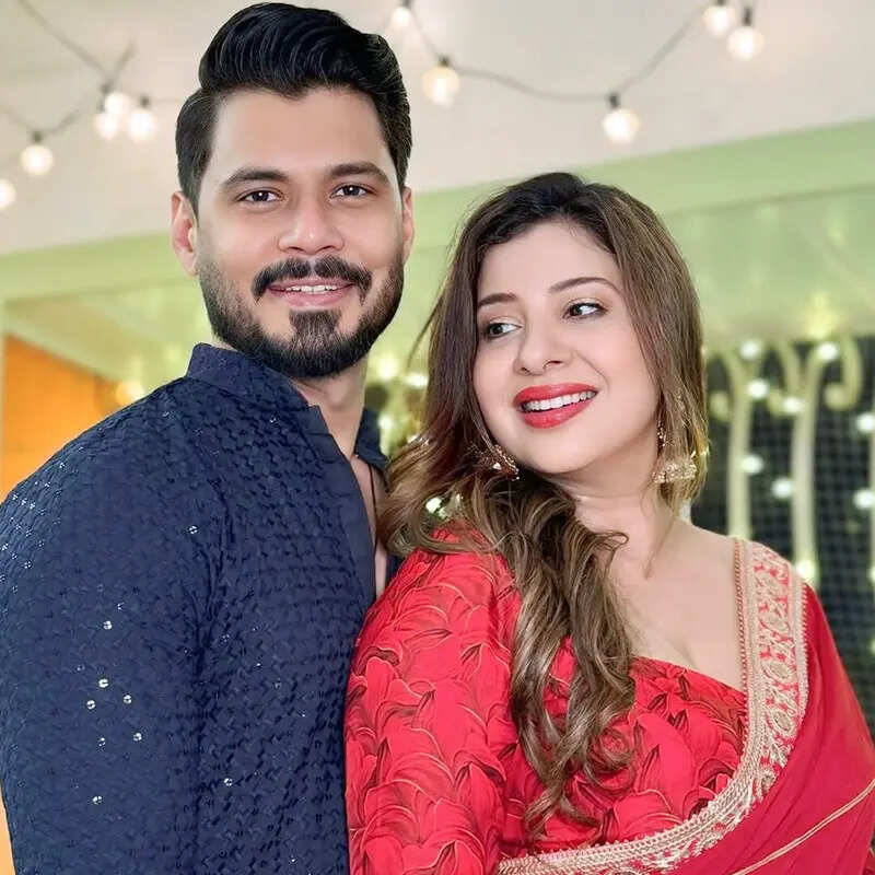 संभावना सेठ-अविनाश द्विवेदी ने की बच्चों की छठी पूजा​
