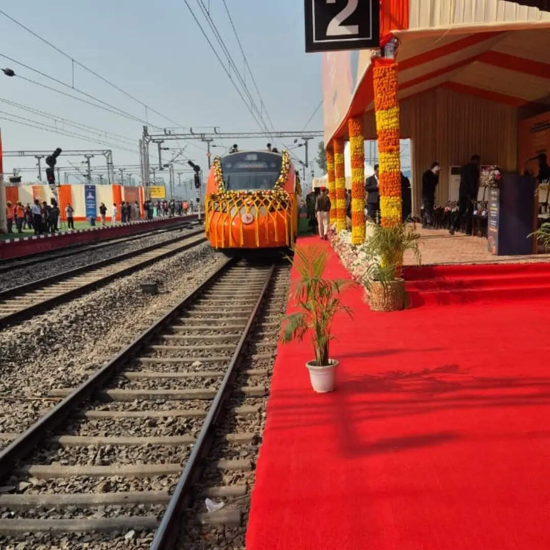  इस फैसले से उन यात्रियों को सबसे अधिक फायदा होगा, जिनका यात्रा का कार्यक्रम अचानक बनता है या जिन्हें पहले कन्फर्म टिकट नहीं मिल पाया था।