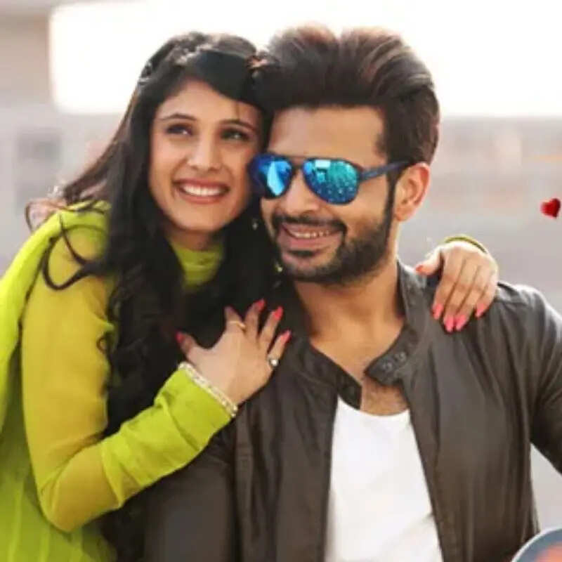 Karan Kundrra-Saanvie Tallwar के शो की झलक