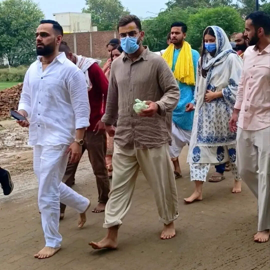 सड़क पर चले नंगे पांव