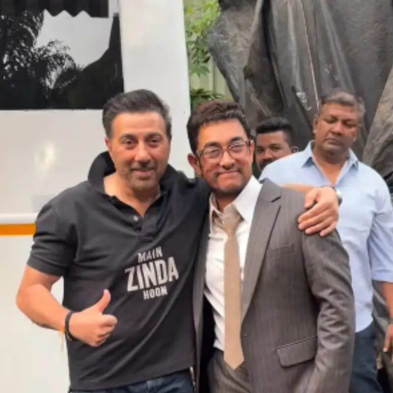केबीसी 18 के सेट पर पहुंचे आमिर खान-सनी देओल